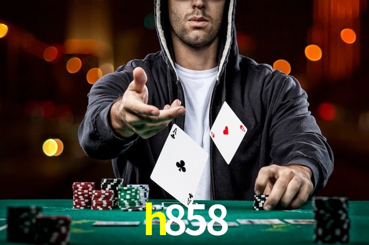 h858
